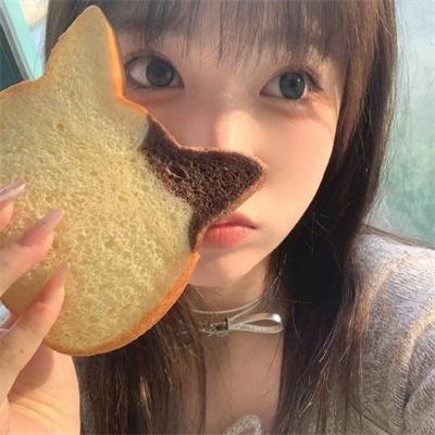 他从火光中走来